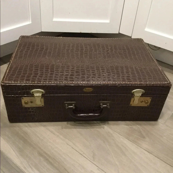 MAXIMILLION VINTAGE BROWN CROC LEATHER HARD SUITCASE LUGGAGE DECOR Y2K DECOR - Picture 2 of 9